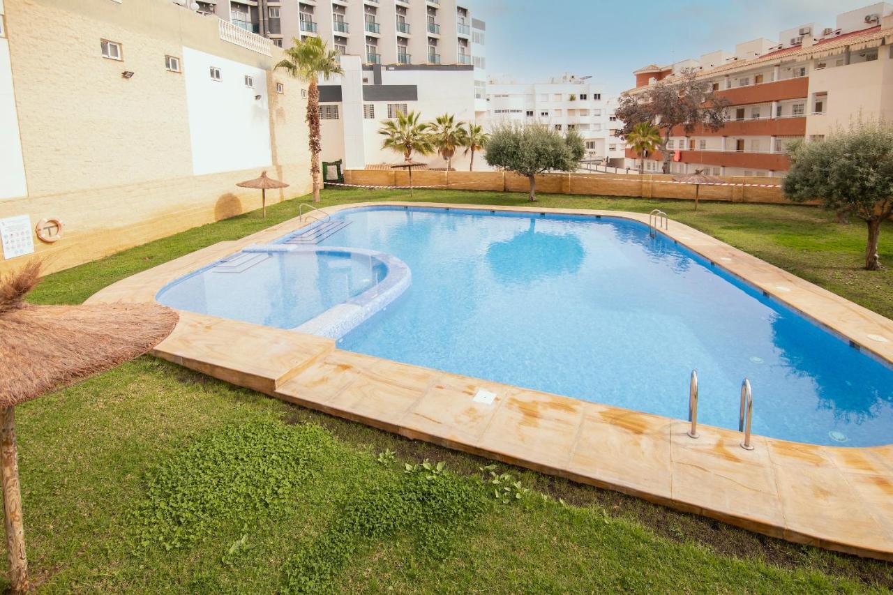 El Patio - Just 170m From